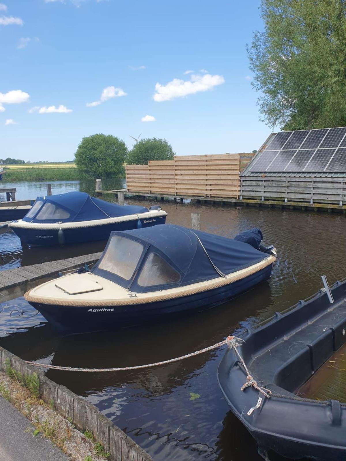 Boat Allemansfreon - Kamperen Op Het Water - Niet Om Mee Te Varen - Read Host Profile-Lees Hostprofiel Jutrijp Exterior photo